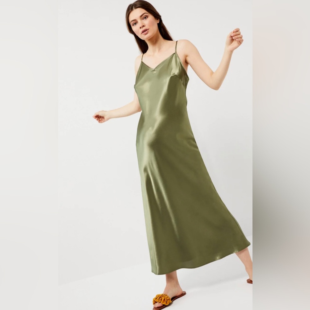 Something navy x brunelli maternity slip dress